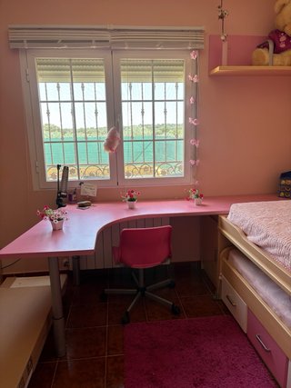 Habitación juvenil completa rosa y blanca