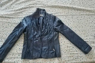 Chaqueta de cuero negra