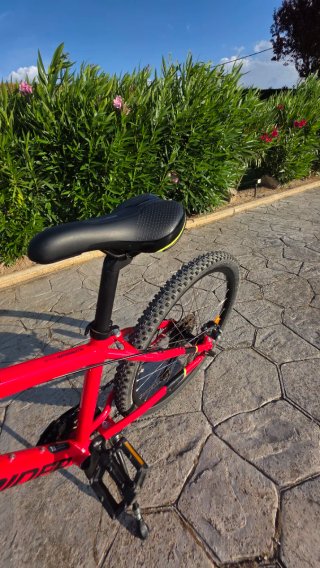 Bicicleta Rockrider ST900 24 Roja