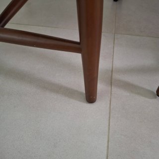 Sgabelli da bar beige e marrone
