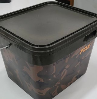 Cubo Pesca Fox 10L con engodo carpa.