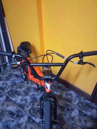 Bicicleta BMX Naranja escucho ofertas