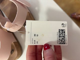 Sandalias niña H&M flores rosa