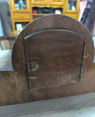 Reloj de sobremesa antiguo de madera