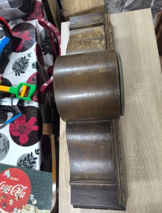 Reloj de sobremesa antiguo de madera