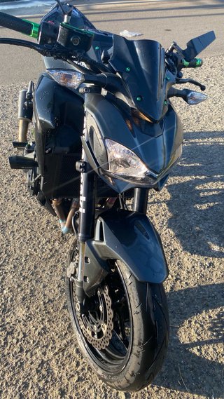 Kawasaki Z900 Negra y Verde