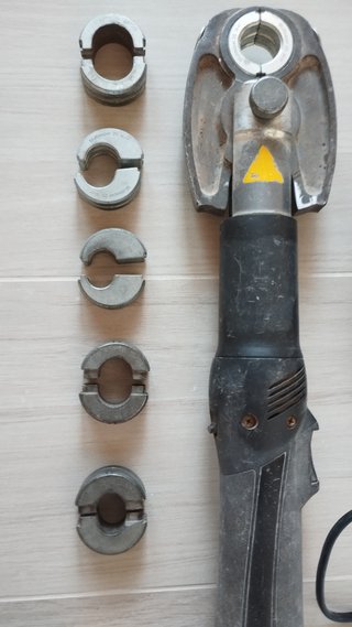 Maquina de bateria para tubos multicapa.con todos,