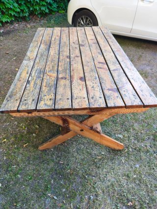 Mesa y 4 banquetas de madera rústica maciza