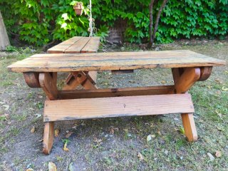 Mesa y 4 banquetas de madera rústica maciza