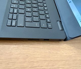 Dell Vostro 3400 Portátil