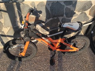Se vende dos bicicletas para niñ@ y un Patinete