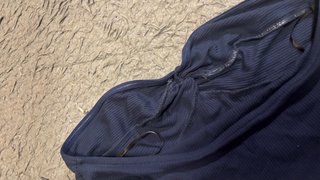Top palabra de honor azul marino con nudo