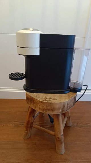 Cafetera Nespresso Vertuo Blanca y Negra