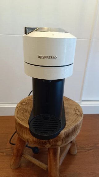Cafetera Nespresso Vertuo Blanca y Negra