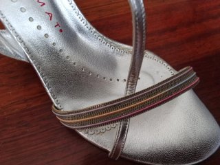 Sandalias Laura Amat plateadas talla 37