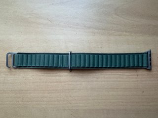 Apple Watch ULTRA 49mm. Green Alpine Loop M