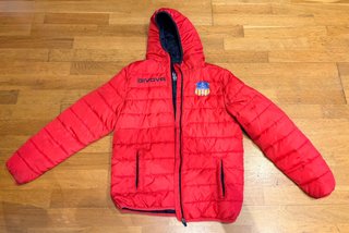 Anorak GIVOVA Rojo. Logo UESA