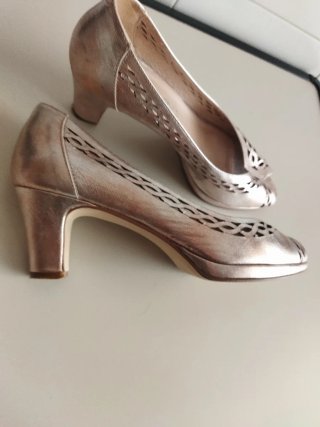 Zapatos dorados vintage mujer