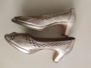 Zapatos dorados vintage mujer