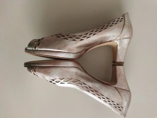 Zapatos dorados vintage mujer