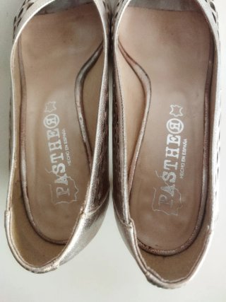 Zapatos dorados vintage mujer