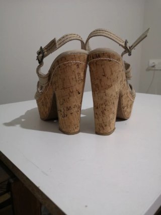 Sandalias de piel con plataforma