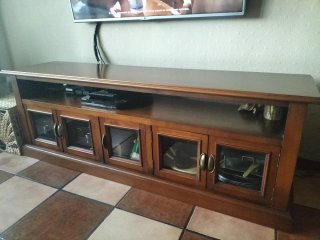 Mueble TV Madera Nogal con Puertas Cristal