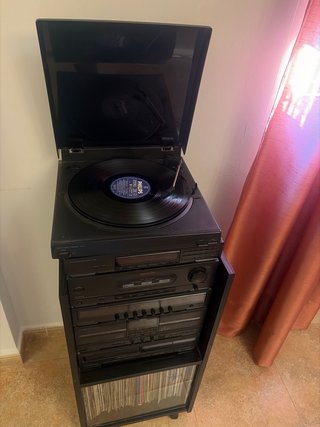 Equipo de música con tocadiscos