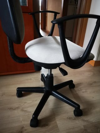 Silla de escritorio infantil y juvenil.