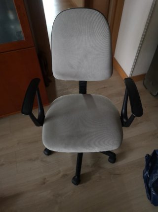 Silla de escritorio infantil y juvenil.