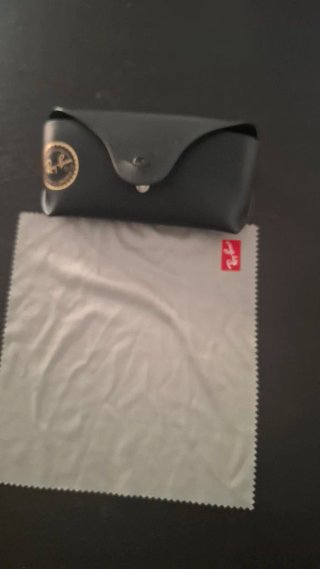 Funda y paño Ray-Ban