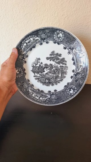 Plato antiguo loza Sacavem Portugal