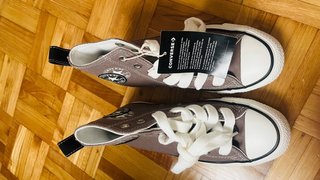 Converse Marrones y Blancas