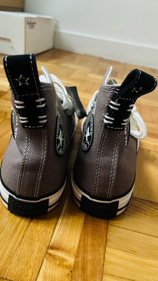 Converse Marrones y Blancas
