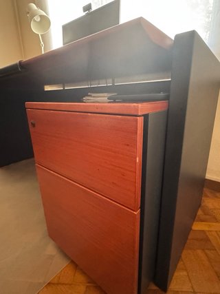 Conjunto escritorio: mesa, armario y cajonera