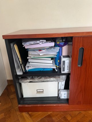 Conjunto escritorio: mesa, armario y cajonera