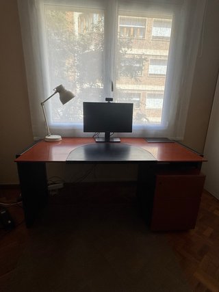 Conjunto escritorio: mesa, armario y cajonera