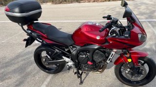 Yamaha FZ2 Naked Roja y Negra