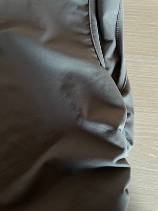 Maglia grigia monospalla
