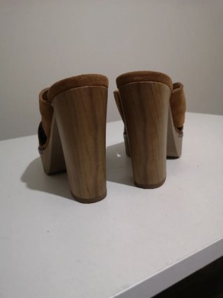 Sandalias de piel con plataforma