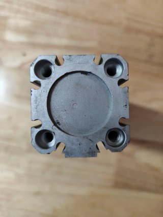 Cilindro Neumático Ø32x100 con Soporte