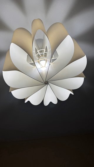 Lámpara de techo preciosa,se regala bombilla