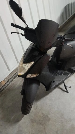 Kymco Agility 125cc Scooter Negra
