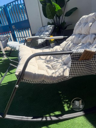Nueva Silla Mecedora Tumbona Beige.