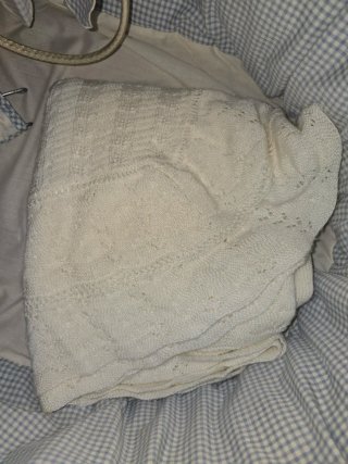 Moisés de mimbre completo con ruedas y vestidura