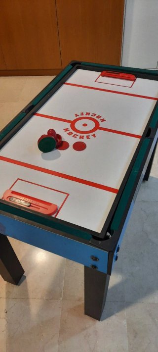 Futbolín y centro de multiocio