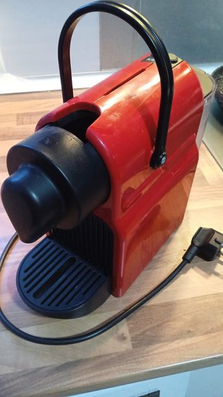 Cafetera Nespresso Krups NX 100 Roja
