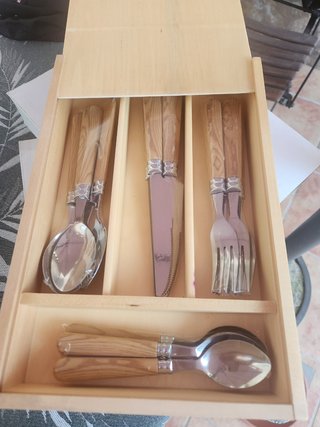 Caja cubiertos madera para 4 personas