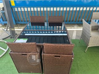 MESA TERRAZA CON SILLA Y PUFS
