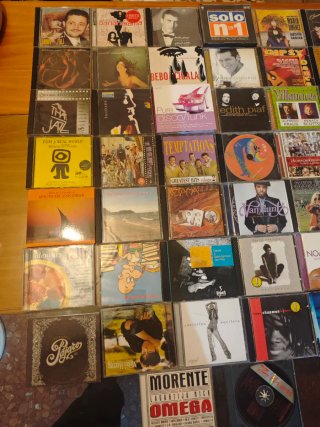 Lote CDs Música Variada( + de 130).